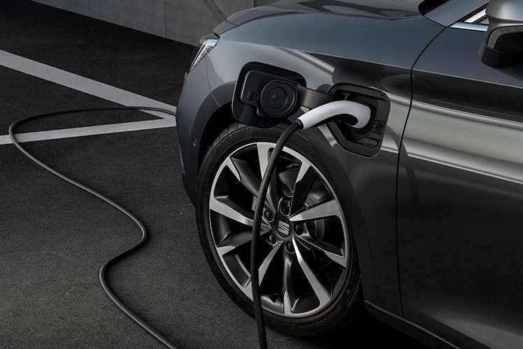 Seat Leon anche ibrida plug-in