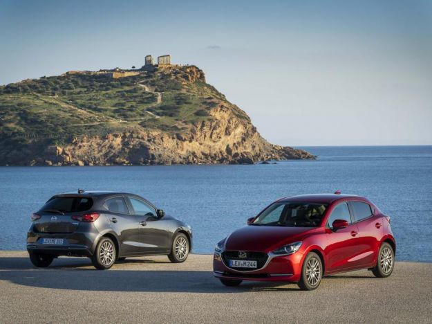 Nuova Mazda 2, tecnologia ibrida e dotazioni da ammiraglia