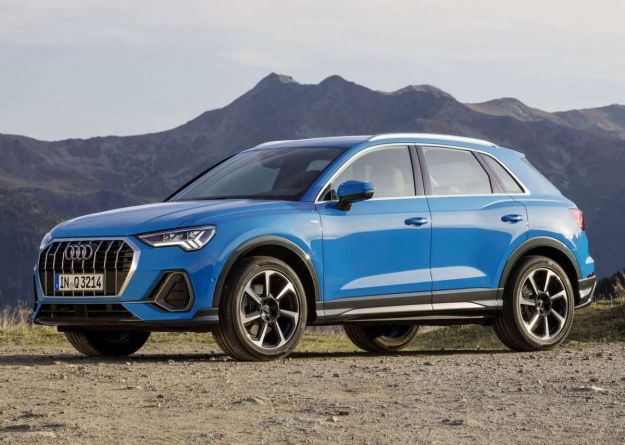 nuova audi q3 angolo anteriore