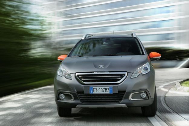 Peugeot 2008, prova su strada: dimensioni, consumi e interni della versione Black Matt [FOTO e VIDEO]