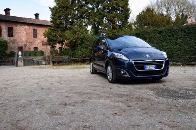 Peugeot 5008: prova su strada, prezzi, dimensioni e interni [FOTO e VIDEO]