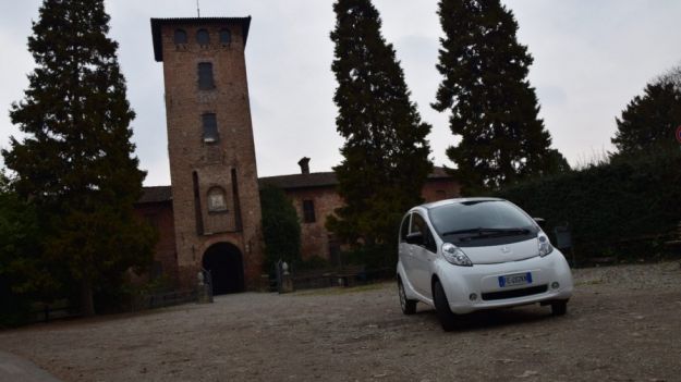 peugeot ion prova su strada