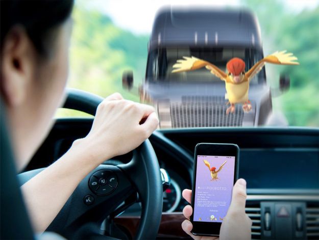 Giocare a Pokemon Go mentre si guida: multe e sanzioni