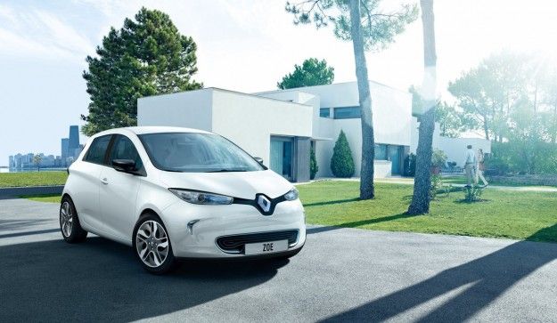 Auto Elettriche: come si ricaricano, costi e tempi. Tutte le modalità [FOTO e VIDEO]