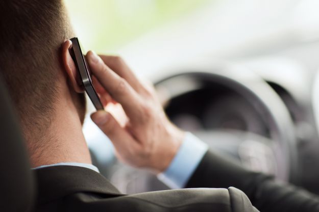 Nuovo Codice della Strada, multe più severe per chi usa il cellulare alla guida