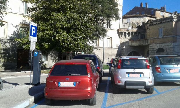Multa per parcheggio scaduto: costi, sanzioni, ricorso