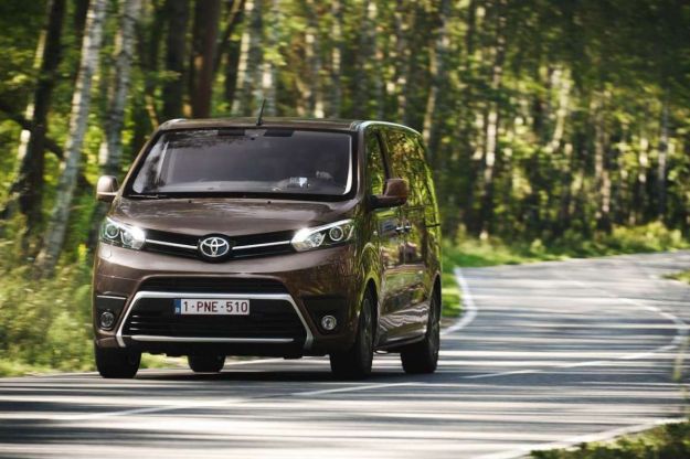 toyota proace verso 2017 prova su strada