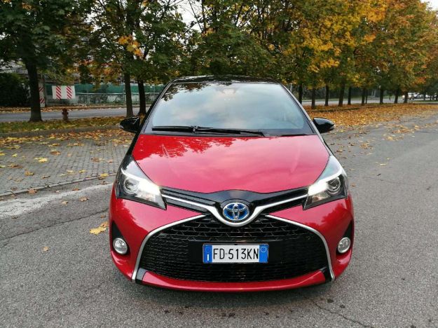 Toyota Yaris Hybrid: prezzo, opinioni, consumi e prova su strada [FOTO]