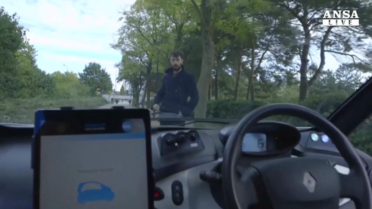 Auto elettriche e guida autonoma: gli europei non si fidano ancora